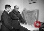 Standbild Offiziere Nordafrika, 1943, aus Sekunde 57 historischem Filmmaterial Videoclip 65675076948