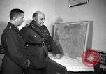Standbild Offiziere Nordafrika, 1943, aus Sekunde 60 historischem Filmmaterial Videoclip 65675076948
