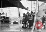 Standbild amerikanische Soldaten Italien, 1943, aus Sekunde 32 historischem Filmmaterial Videoclip 65675076951
