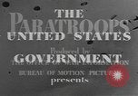 Standbild amerikanischen Fallschirmjäger United States USA, 1943, aus Sekunde 7 historischem Filmmaterial Videoclip 65675076952