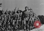 Standbild amerikanischen Fallschirmjäger United States USA, 1943, aus Sekunde 27 historischem Filmmaterial Videoclip 65675076952