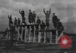 Standbild amerikanischen Fallschirmjäger United States USA, 1943, aus Sekunde 35 historischem Filmmaterial Videoclip 65675076952