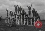 Standbild amerikanischen Fallschirmjäger United States USA, 1943, aus Sekunde 38 historischem Filmmaterial Videoclip 65675076952