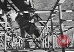 Standbild amerikanischen Fallschirmjäger United States USA, 1943, aus Sekunde 47 historischem Filmmaterial Videoclip 65675076952