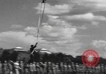 Standbild amerikanischen Fallschirmjäger United States USA, 1943, aus Sekunde 60 historischem Filmmaterial Videoclip 65675076952