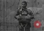 Standbild amerikanischen Fallschirmjäger United States USA, 1943, aus Sekunde 1 historischem Filmmaterial Videoclip 65675076953