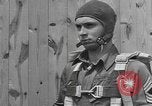 Standbild amerikanischen Fallschirmjäger United States USA, 1943, aus Sekunde 5 historischem Filmmaterial Videoclip 65675076953