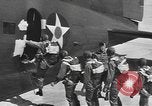 Standbild amerikanischen Fallschirmjäger United States USA, 1943, aus Sekunde 20 historischem Filmmaterial Videoclip 65675076953