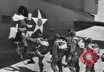 Standbild amerikanischen Fallschirmjäger United States USA, 1943, aus Sekunde 21 historischem Filmmaterial Videoclip 65675076953