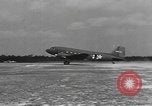 Standbild amerikanischen Fallschirmjäger United States USA, 1943, aus Sekunde 28 historischem Filmmaterial Videoclip 65675076953