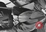 Standbild amerikanischen Fallschirmjäger United States USA, 1943, aus Sekunde 62 historischem Filmmaterial Videoclip 65675076953