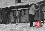 Standbild amerikanischen Fallschirmjäger United States USA, 1943, aus Sekunde 27 historischem Filmmaterial Videoclip 65675076954