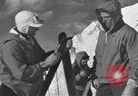 Standbild amerikanischen Fallschirmjäger United States USA, 1943, aus Sekunde 31 historischem Filmmaterial Videoclip 65675076954