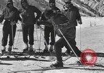 Standbild amerikanischen Fallschirmjäger United States USA, 1943, aus Sekunde 39 historischem Filmmaterial Videoclip 65675076954
