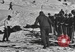 Standbild amerikanischen Fallschirmjäger United States USA, 1943, aus Sekunde 48 historischem Filmmaterial Videoclip 65675076954