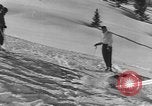 Standbild amerikanischen Fallschirmjäger United States USA, 1943, aus Sekunde 53 historischem Filmmaterial Videoclip 65675076954