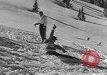 Standbild amerikanischen Fallschirmjäger United States USA, 1943, aus Sekunde 56 historischem Filmmaterial Videoclip 65675076954