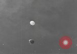 Standbild amerikanischen Fallschirmjäger United States USA, 1943, aus Sekunde 37 historischem Filmmaterial Videoclip 65675076955