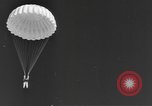 Standbild amerikanischen Fallschirmjäger United States USA, 1943, aus Sekunde 41 historischem Filmmaterial Videoclip 65675076955