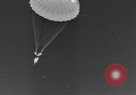 Standbild amerikanischen Fallschirmjäger United States USA, 1943, aus Sekunde 42 historischem Filmmaterial Videoclip 65675076955