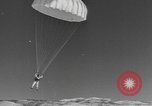 Standbild amerikanischen Fallschirmjäger United States USA, 1943, aus Sekunde 44 historischem Filmmaterial Videoclip 65675076955
