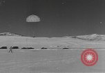 Standbild amerikanischen Fallschirmjäger United States USA, 1943, aus Sekunde 47 historischem Filmmaterial Videoclip 65675076955