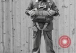Standbild amerikanischen Fallschirmjäger Fort Bragg North Carolina USA, 1942, aus Sekunde 11 historischem Filmmaterial Videoclip 65675076957