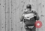 Standbild amerikanischen Fallschirmjäger Fort Bragg North Carolina USA, 1942, aus Sekunde 21 historischem Filmmaterial Videoclip 65675076957