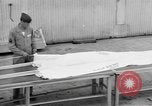 Standbild amerikanischen Fallschirmjäger Fort Bragg North Carolina USA, 1942, aus Sekunde 30 historischem Filmmaterial Videoclip 65675076957