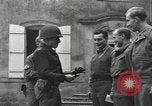 Standbild Krieg Korrespondenten Puxe Frankreich, 1944, aus Sekunde 20 historischem Filmmaterial Videoclip 65675076961