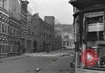Immagine di La masterizzazione di veicolo blindato in città Nijmegen Paesi Bassi, 1944, secondo 6 filmato di repertorio 65675076969
