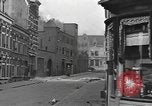 Immagine di La masterizzazione di veicolo blindato in città Nijmegen Paesi Bassi, 1944, secondo 8 filmato di repertorio 65675076969