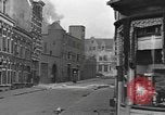 Immagine di La masterizzazione di veicolo blindato in città Nijmegen Paesi Bassi, 1944, secondo 11 filmato di repertorio 65675076969