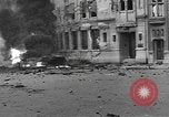 Immagine di La masterizzazione di veicolo blindato in città Nijmegen Paesi Bassi, 1944, secondo 16 filmato di repertorio 65675076969