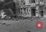 Immagine di La masterizzazione di veicolo blindato in città Nijmegen Paesi Bassi, 1944, secondo 17 filmato di repertorio 65675076969