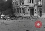Immagine di La masterizzazione di veicolo blindato in città Nijmegen Paesi Bassi, 1944, secondo 22 filmato di repertorio 65675076969