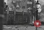 Immagine di La masterizzazione di veicolo blindato in città Nijmegen Paesi Bassi, 1944, secondo 31 filmato di repertorio 65675076969