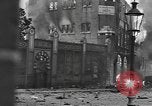 Immagine di La masterizzazione di veicolo blindato in città Nijmegen Paesi Bassi, 1944, secondo 33 filmato di repertorio 65675076969