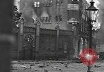 Immagine di La masterizzazione di veicolo blindato in città Nijmegen Paesi Bassi, 1944, secondo 34 filmato di repertorio 65675076969