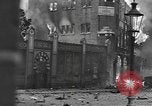 Immagine di La masterizzazione di veicolo blindato in città Nijmegen Paesi Bassi, 1944, secondo 35 filmato di repertorio 65675076969