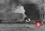 Immagine di La masterizzazione di veicolo blindato in città Nijmegen Paesi Bassi, 1944, secondo 44 filmato di repertorio 65675076969
