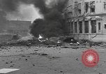 Immagine di La masterizzazione di veicolo blindato in città Nijmegen Paesi Bassi, 1944, secondo 55 filmato di repertorio 65675076969