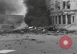 Immagine di La masterizzazione di veicolo blindato in città Nijmegen Paesi Bassi, 1944, secondo 59 filmato di repertorio 65675076969