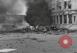 Immagine di La masterizzazione di veicolo blindato in città Nijmegen Paesi Bassi, 1944, secondo 60 filmato di repertorio 65675076969