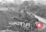 Standbild amerikanische Armee 29 Division Truppen Eygelshoven Niederlande, 1944, aus Sekunde 4 historischem Filmmaterial Videoclip 65675076975