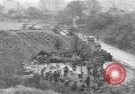 Standbild amerikanische Armee 29 Division Truppen Eygelshoven Niederlande, 1944, aus Sekunde 5 historischem Filmmaterial Videoclip 65675076975