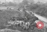 Standbild amerikanische Armee 29 Division Truppen Eygelshoven Niederlande, 1944, aus Sekunde 7 historischem Filmmaterial Videoclip 65675076975