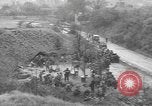 Standbild amerikanische Armee 29 Division Truppen Eygelshoven Niederlande, 1944, aus Sekunde 10 historischem Filmmaterial Videoclip 65675076975