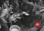Standbild amerikanische Armee 29 Division Truppen Eygelshoven Niederlande, 1944, aus Sekunde 39 historischem Filmmaterial Videoclip 65675076975