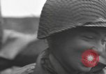 Standbild amerikanische Armee 29 Division Truppen Eygelshoven Niederlande, 1944, aus Sekunde 52 historischem Filmmaterial Videoclip 65675076975